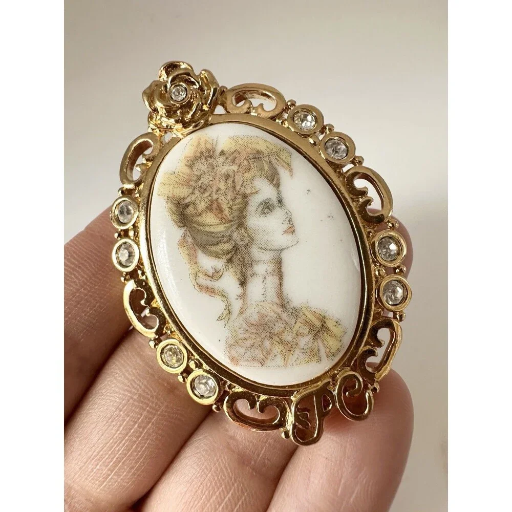 Vintage AVON PC Presidents Club Award Cameo Pin Rhinestone Floral Brooch